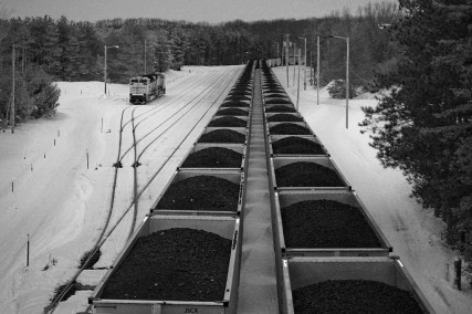 Coal train image/Fotopedia 