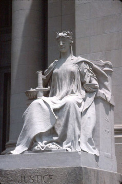 Statue at Shelby County Courthouse, located in Memphis, Tenn. Photo by Einar Einarsson Kvaran aka Carptrash 19:52, 12 October 2006